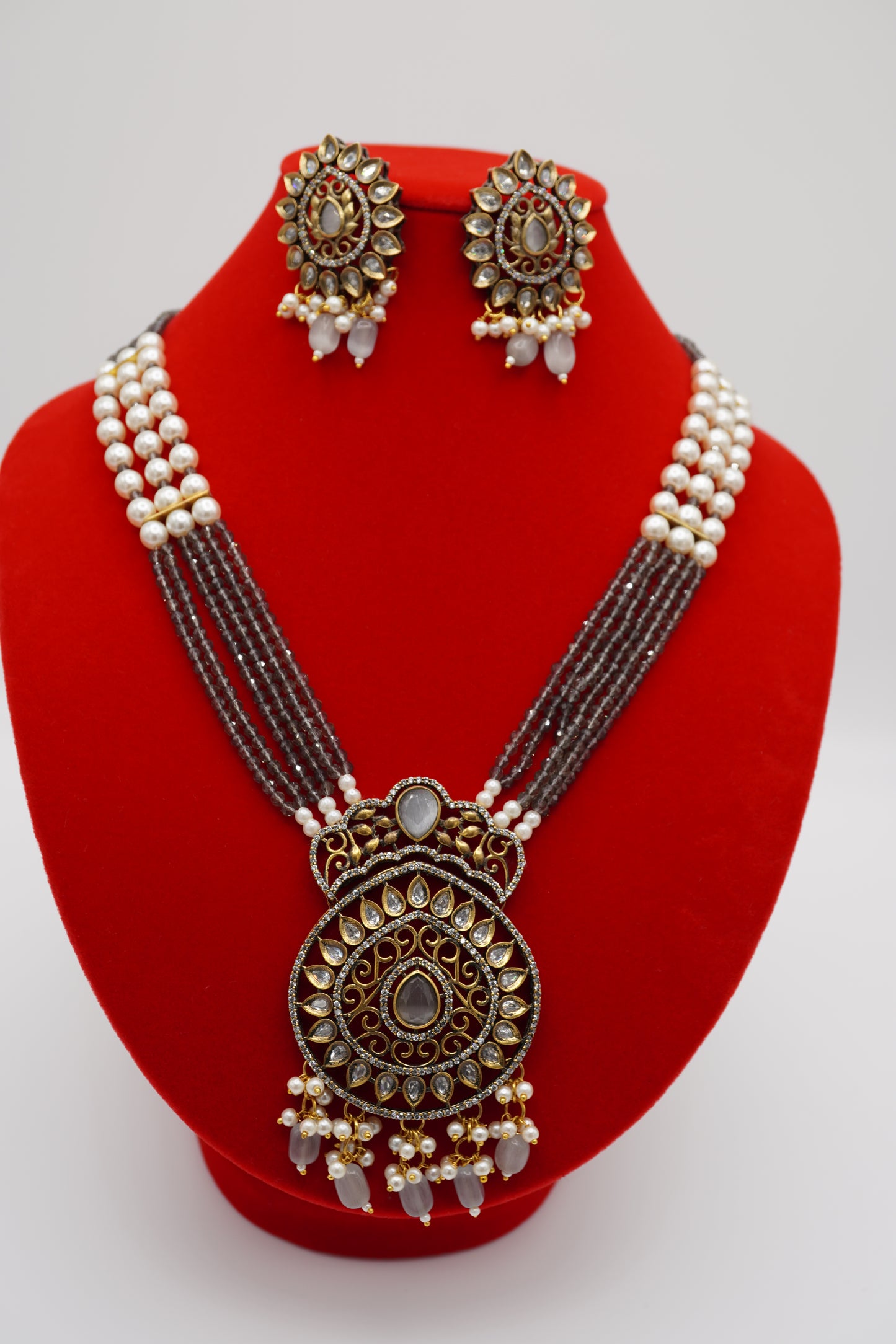 Royal Radiance Necklace Set