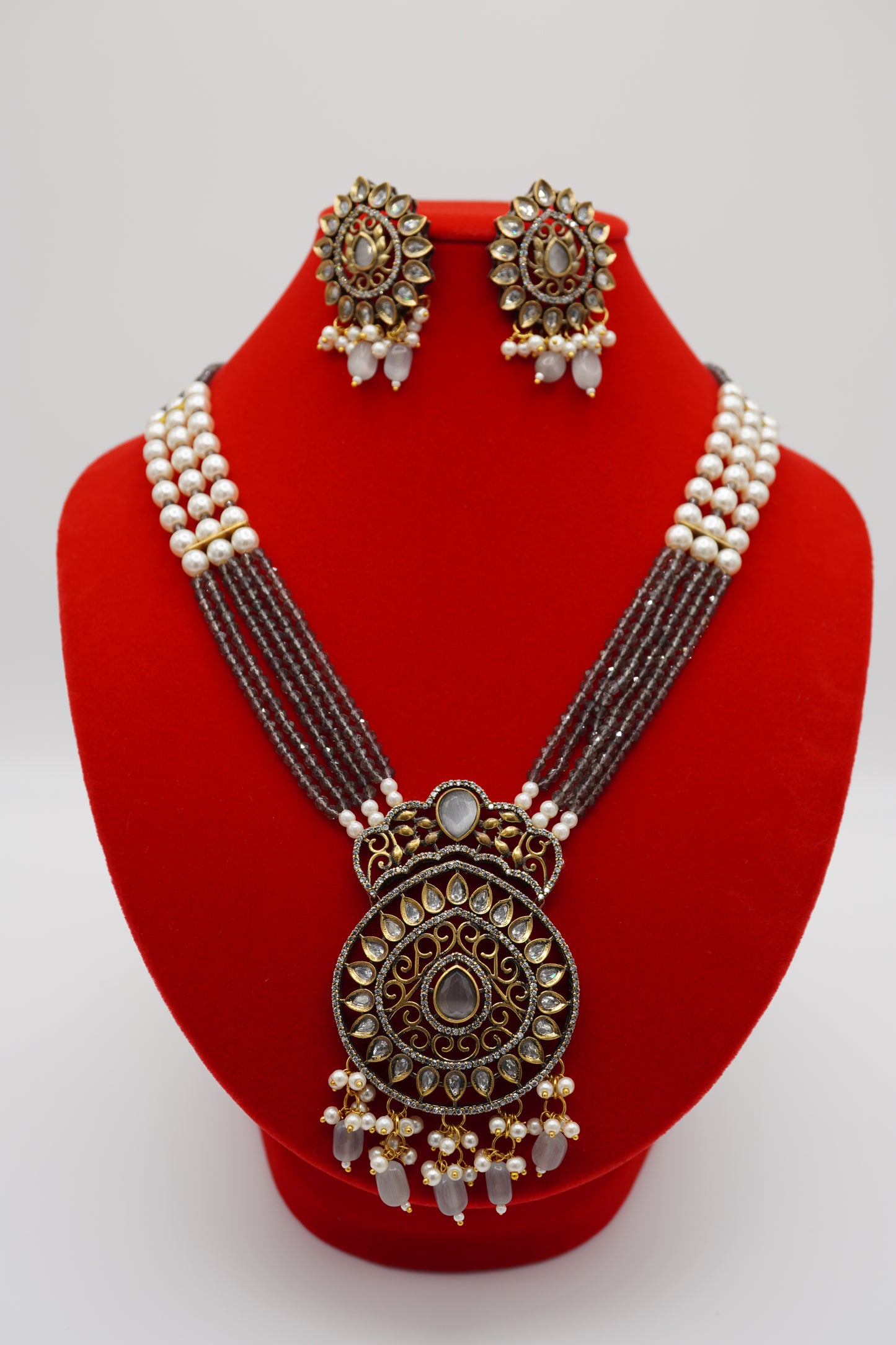 Royal Radiance Necklace Set