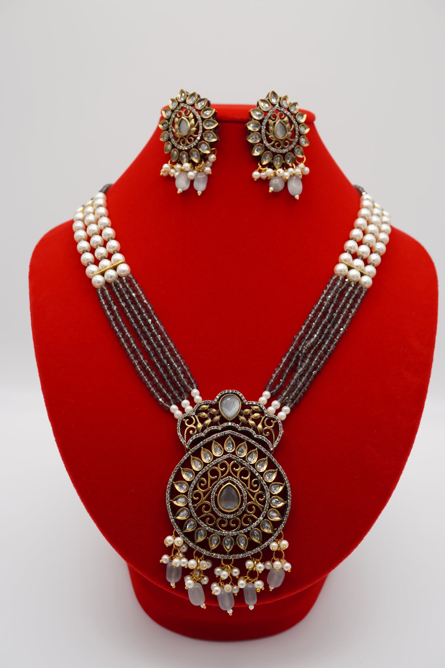Royal Radiance Necklace Set
