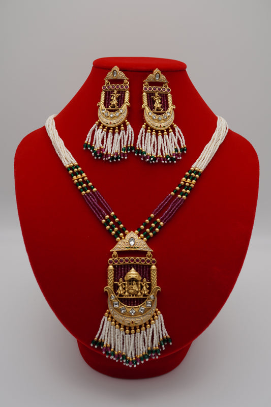 Regal Tradition Necklace Set