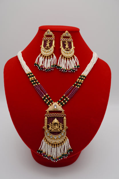 Regal Tradition Necklace Set